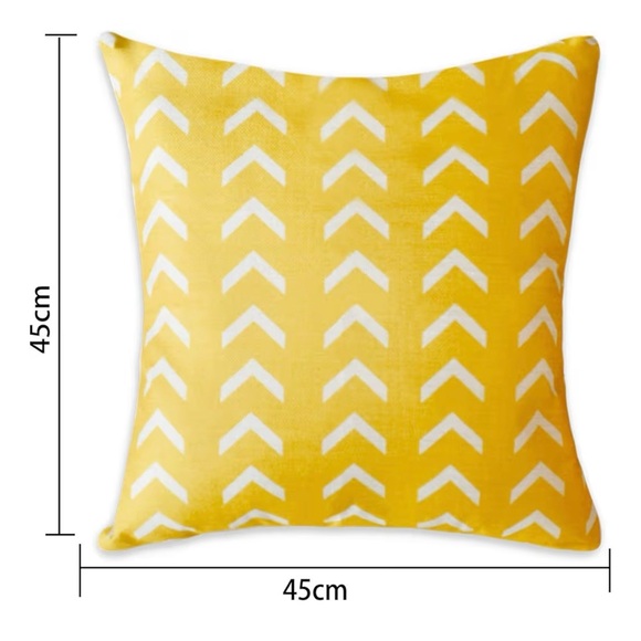 NWT - Set of 4 Yellow and White Decorative Throw Pillows - Picture 3 of 8